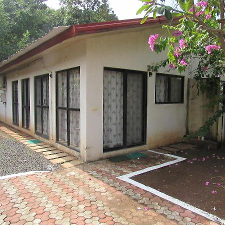 Retreat Chalets, The Nest, At Sparsh Resorts, Karjat Exteriör bild