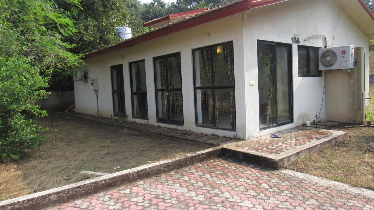 Retreat Chalets, The Nest, At Sparsh Resorts, Karjat Exteriör bild
