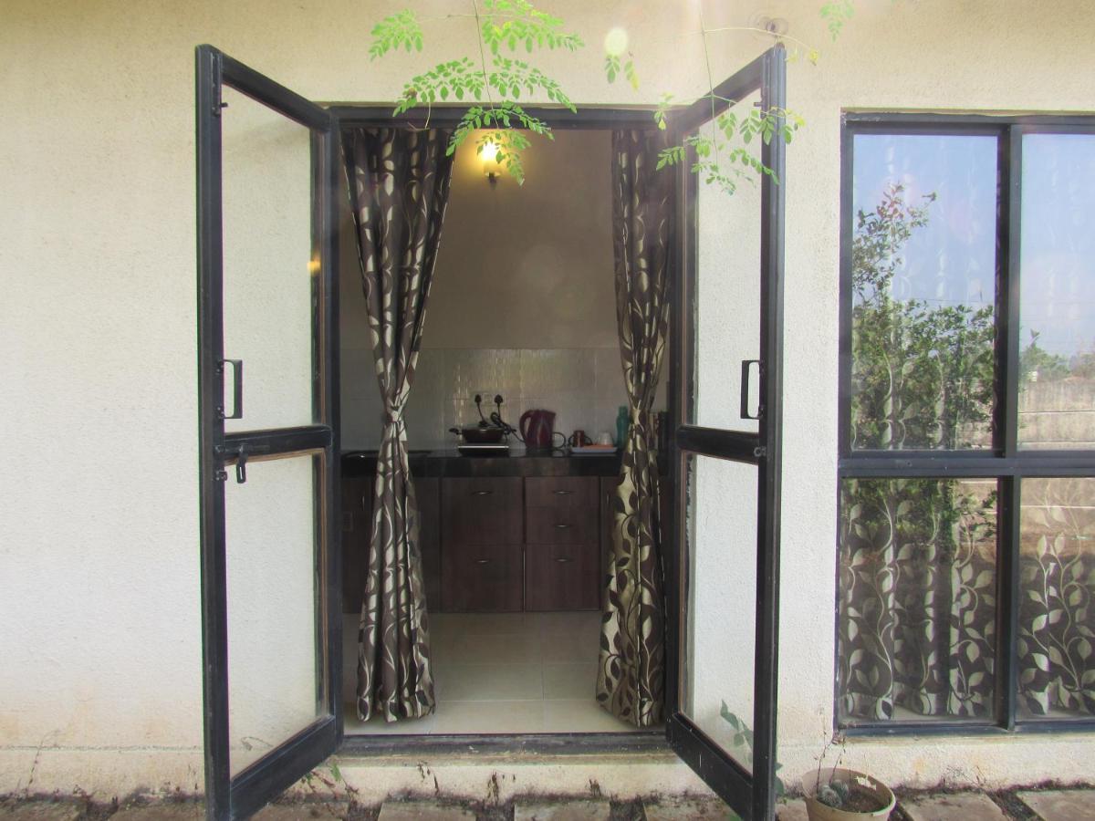 Retreat Chalets, The Nest, At Sparsh Resorts, Karjat Exteriör bild