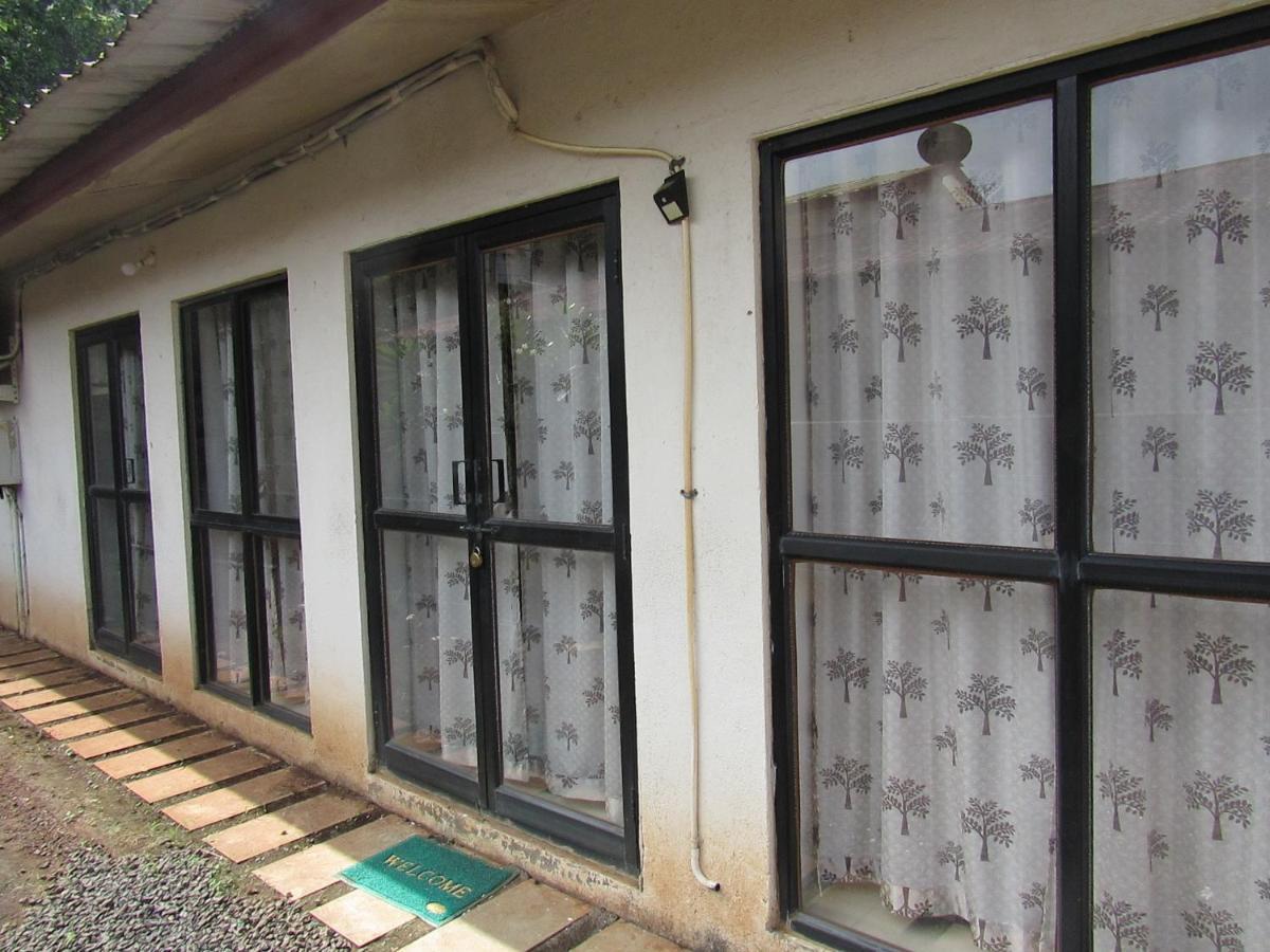 Retreat Chalets, The Nest, At Sparsh Resorts, Karjat Exteriör bild