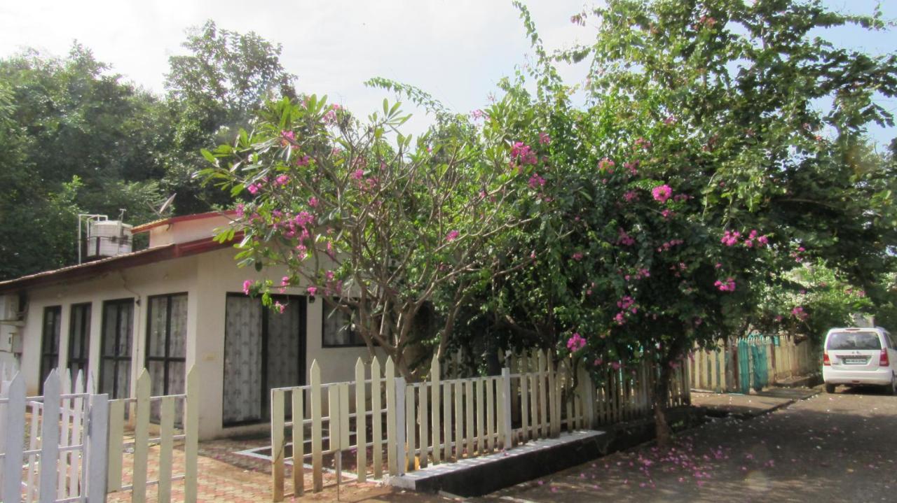Retreat Chalets, The Nest, At Sparsh Resorts, Karjat Exteriör bild