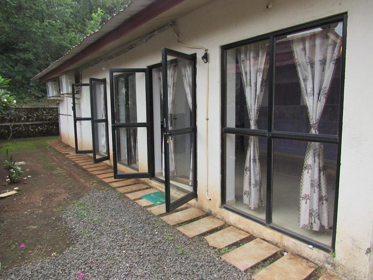 Retreat Chalets, The Nest, At Sparsh Resorts, Karjat Exteriör bild