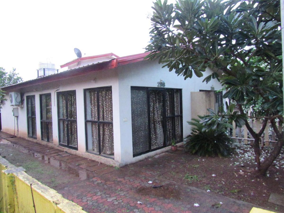 Retreat Chalets, The Nest, At Sparsh Resorts, Karjat Exteriör bild
