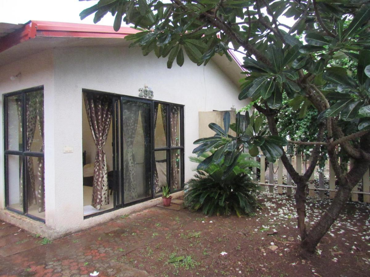 Retreat Chalets, The Nest, At Sparsh Resorts, Karjat Exteriör bild