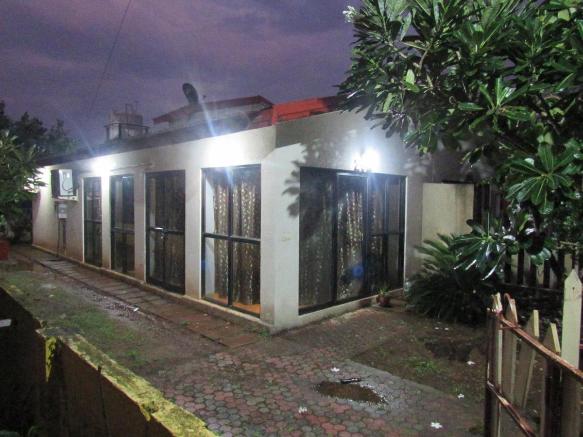Retreat Chalets, The Nest, At Sparsh Resorts, Karjat Exteriör bild